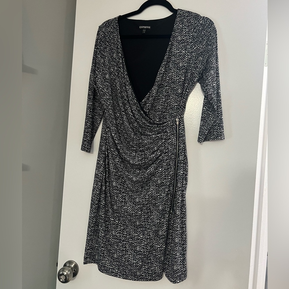 Express 3 quarter sleeve midi dress